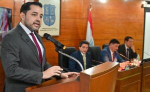 Con préstamo, Bello pagó mayoría de deudas de Nenecho, pero acumula intereses vencidos de bonos