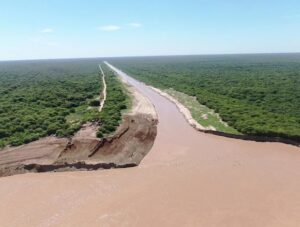 Preocupa a pobladores la crecida del Pilcomayo debido a la falta de obras de canalización