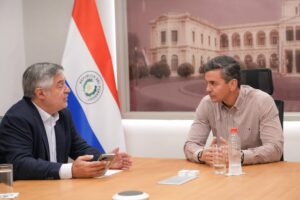 Tras críticas, MEC anuncia encuesta para explicar migración masiva de alumnos