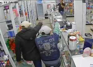 Video: asaltan farmacia en Minga Guazú y se llevan 50 cajas de fármacos para adelgazar