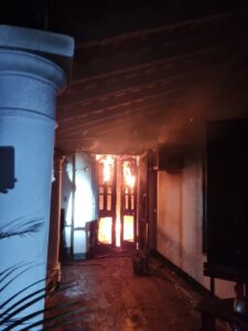 Video: incendio en San Bernardino deja una víctima fatal