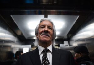 Periodista guatemalteco José Rubén Zamora gana los beneficios del arresto domiciliario