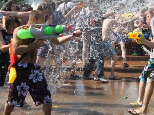 Establecen zona oficial y normas de seguridad para la tradicional «guerra de agua» en Pedro Juan Caballero